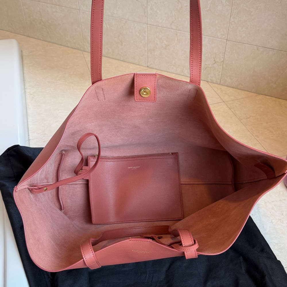 Saint Laurent East/West Shopping Tote - Picture 10 of 10